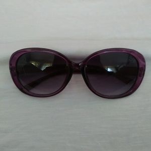 💜Purple frame oval sunglasses.